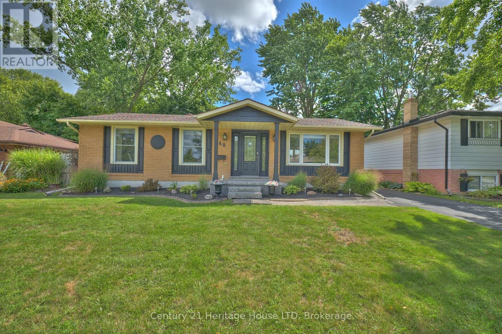 48 Loyalist Drive
