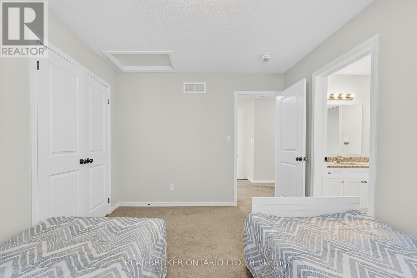 326 Moorlands Crescent