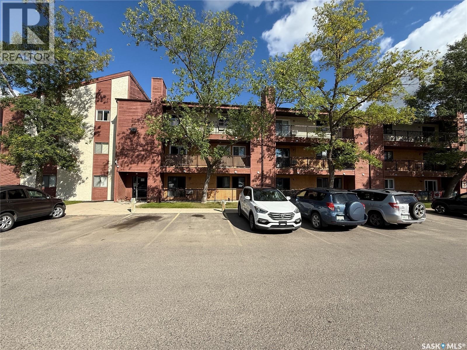 105 B 4040 8th Street E
