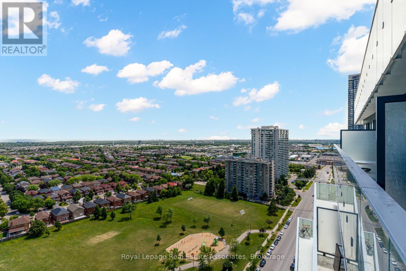 1807 3883 Quartz Road