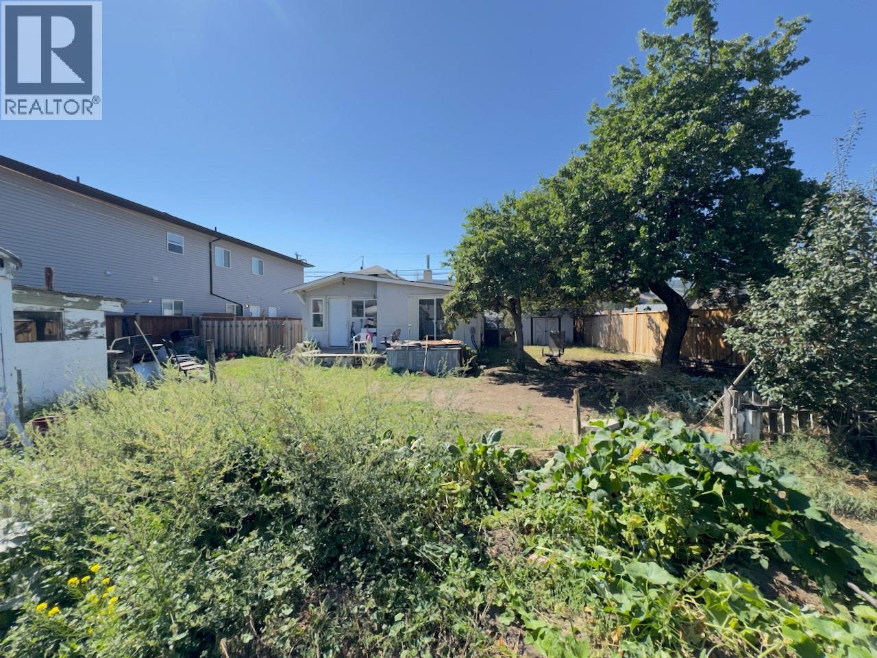 632 Mackenzie Ave Avenue