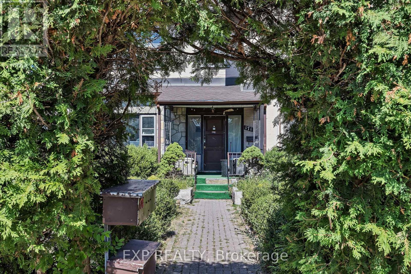 171 Daly Avenue