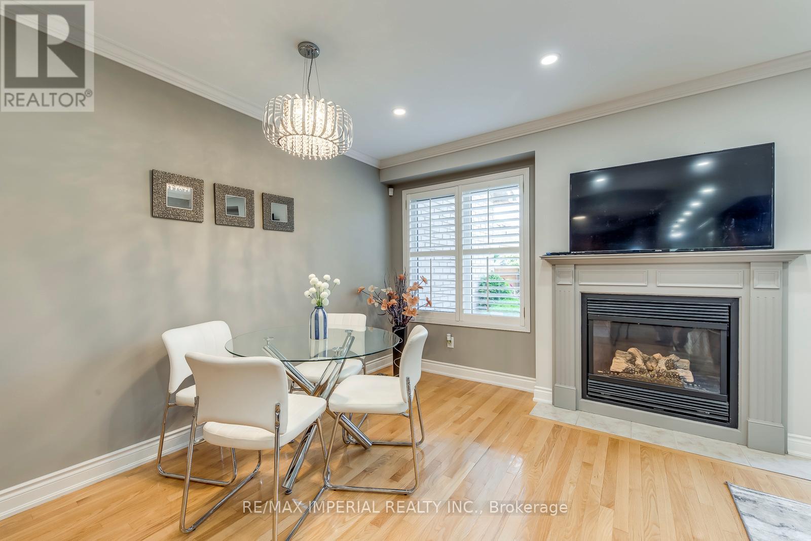 2182 Oakpoint Road