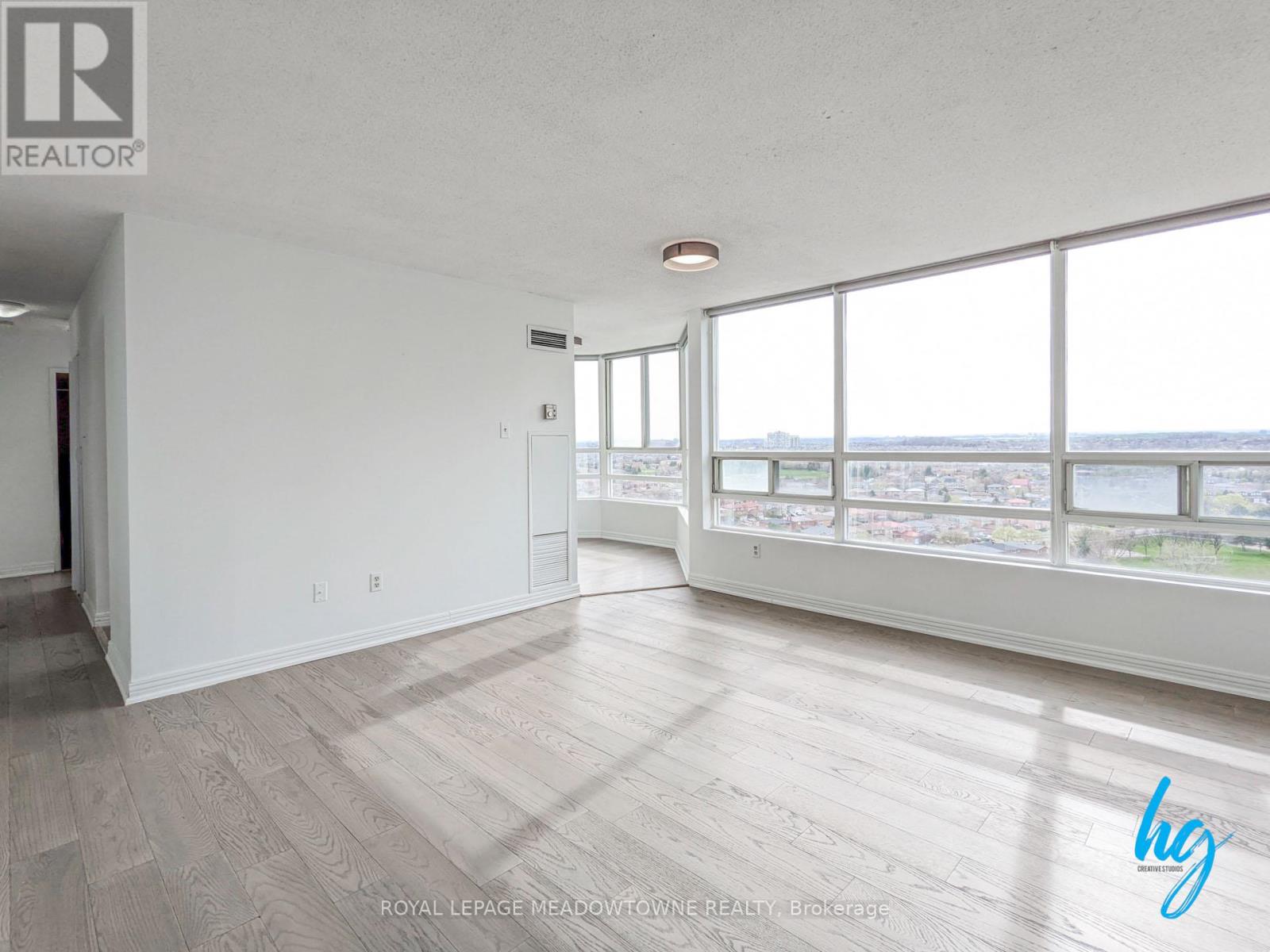 1801 50 Kingsbridge Garden Circle