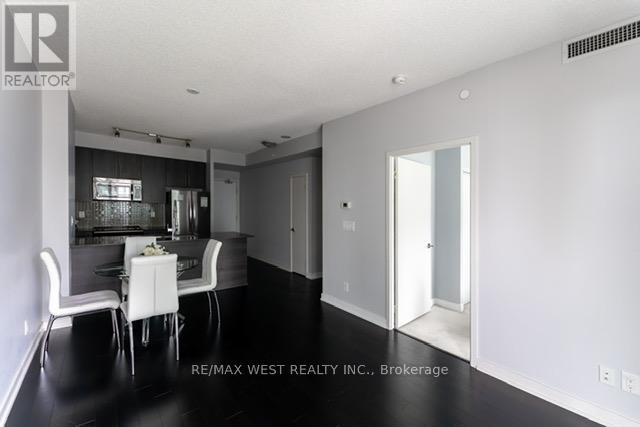 903 4011 Brickstone Mews