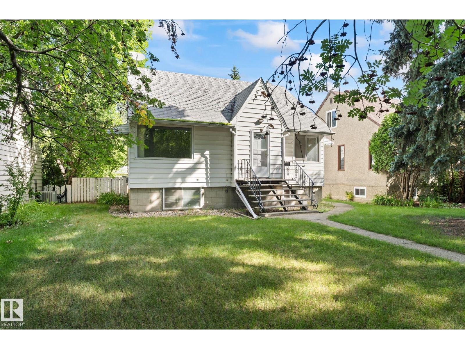 11234 71 Av Nw