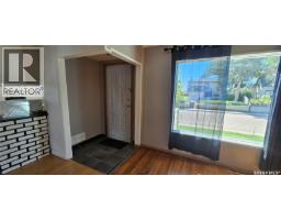 Kitchen/Dining room - 21 8th Avenue Ne, Swift Current, SK S9H2P2 Photo 2