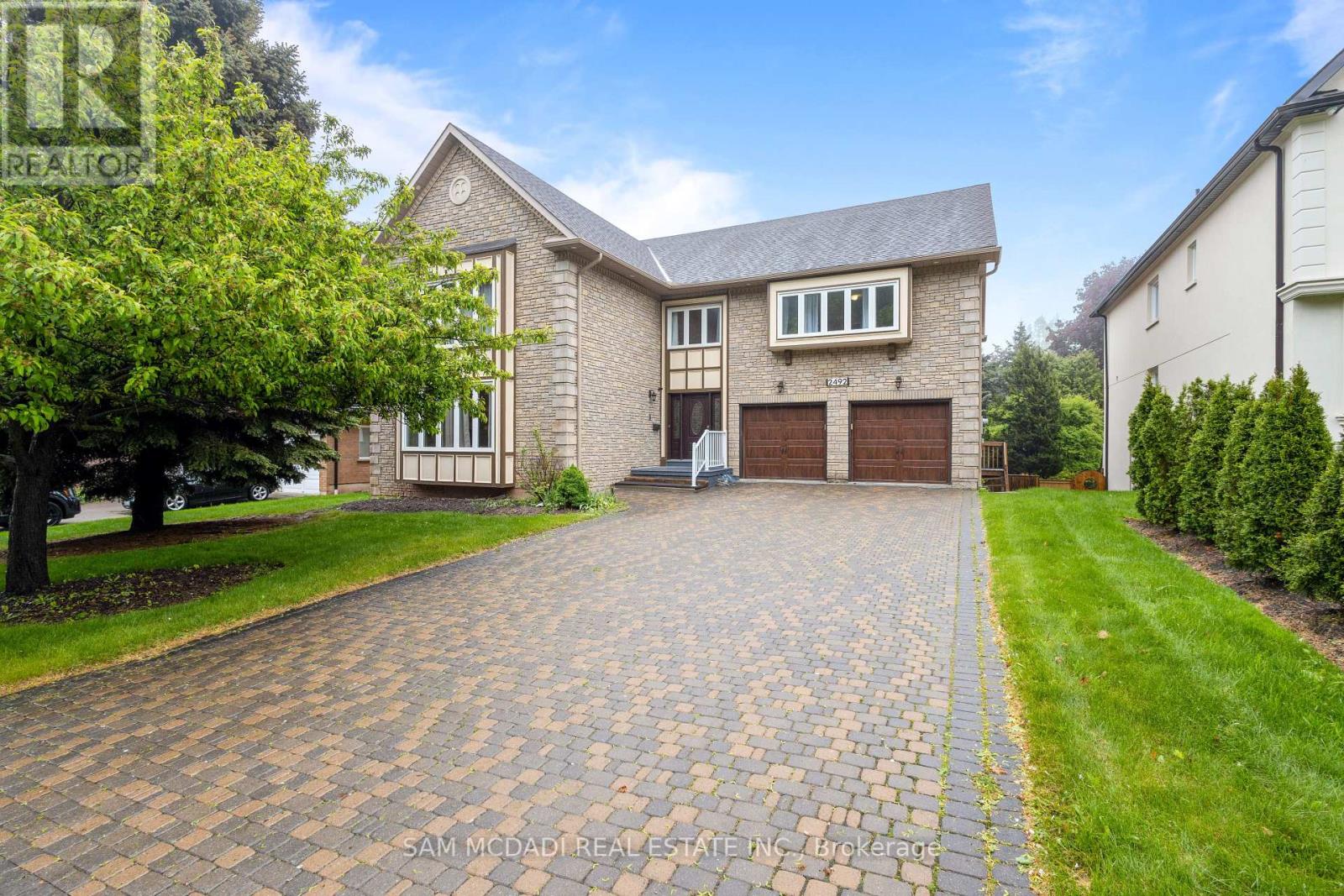 2492 Erin Centre Boulevard