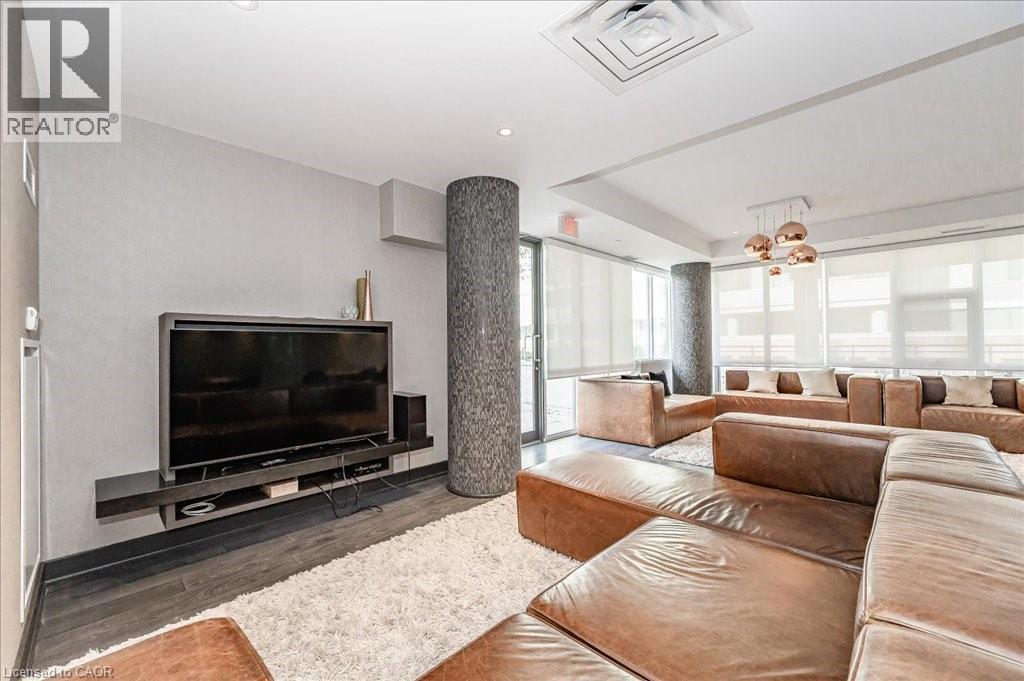 85 Duke Street W Unit 1702
