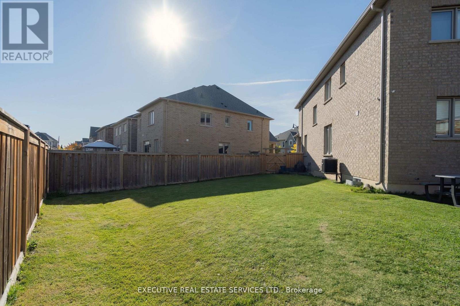 11 Goodsway Trail