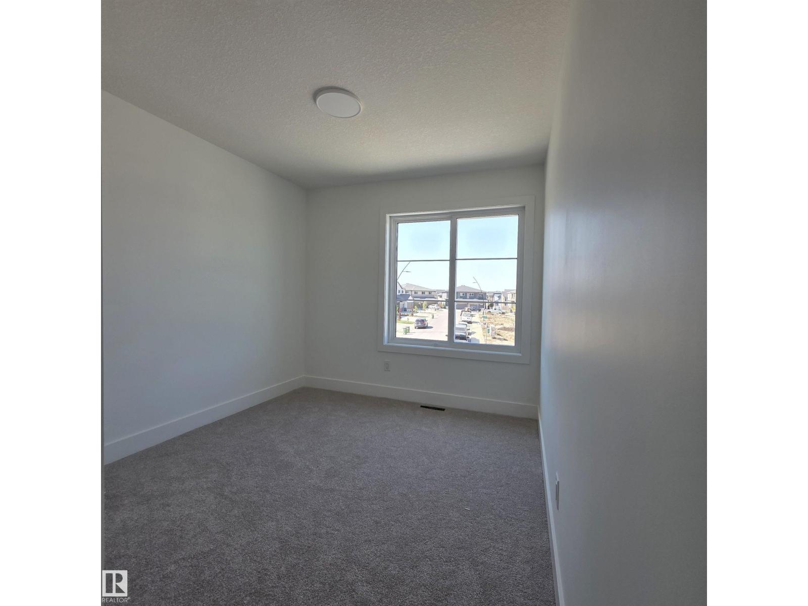 2407 205 St Nw