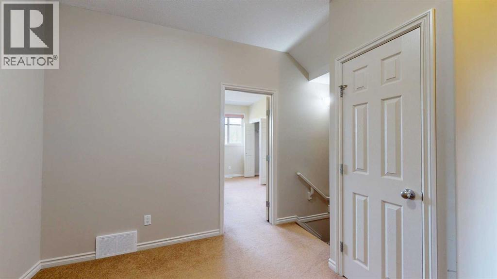 5 136 Fontaine Crescent