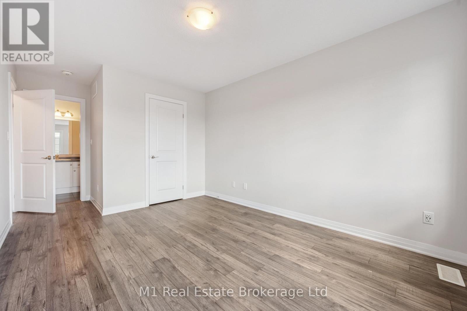 13 Meadowridge Street
