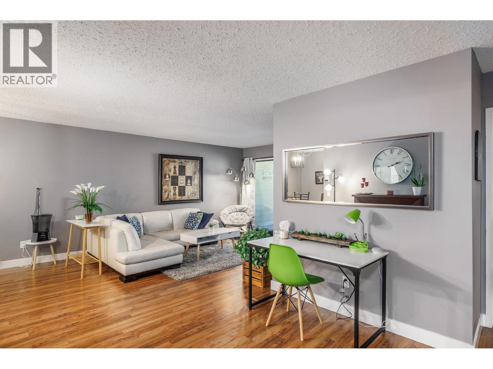 555 Rowcliffe Avenue Unit 307