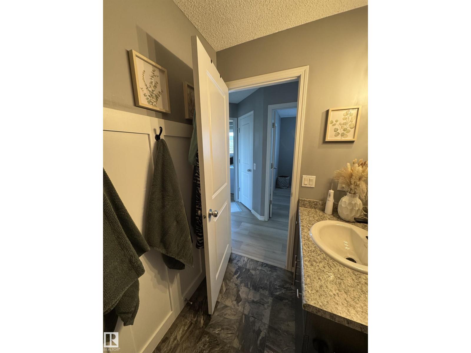 18 13838 166 Av Nw Nw