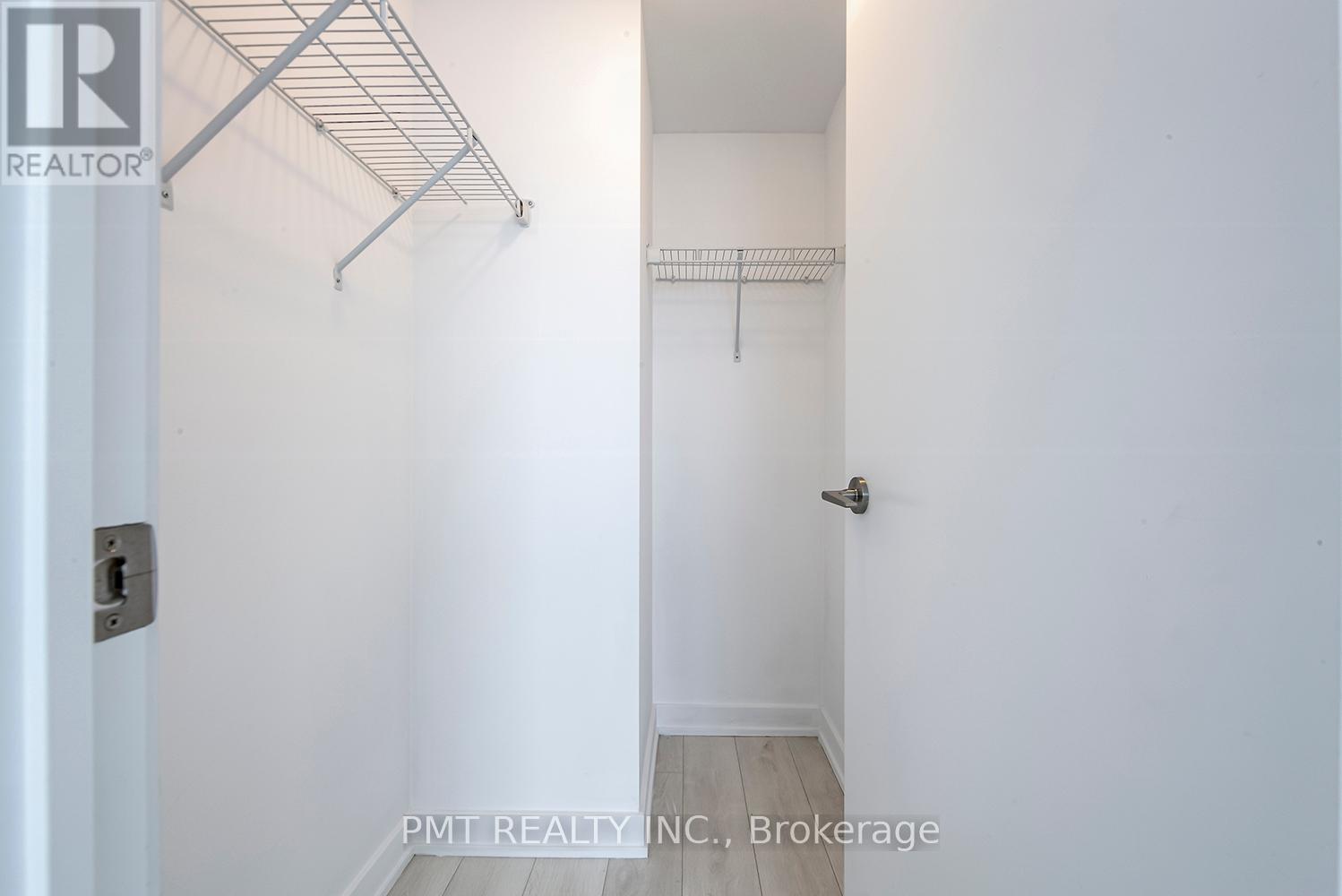 3902 2220 Lake Shore Boulevard W