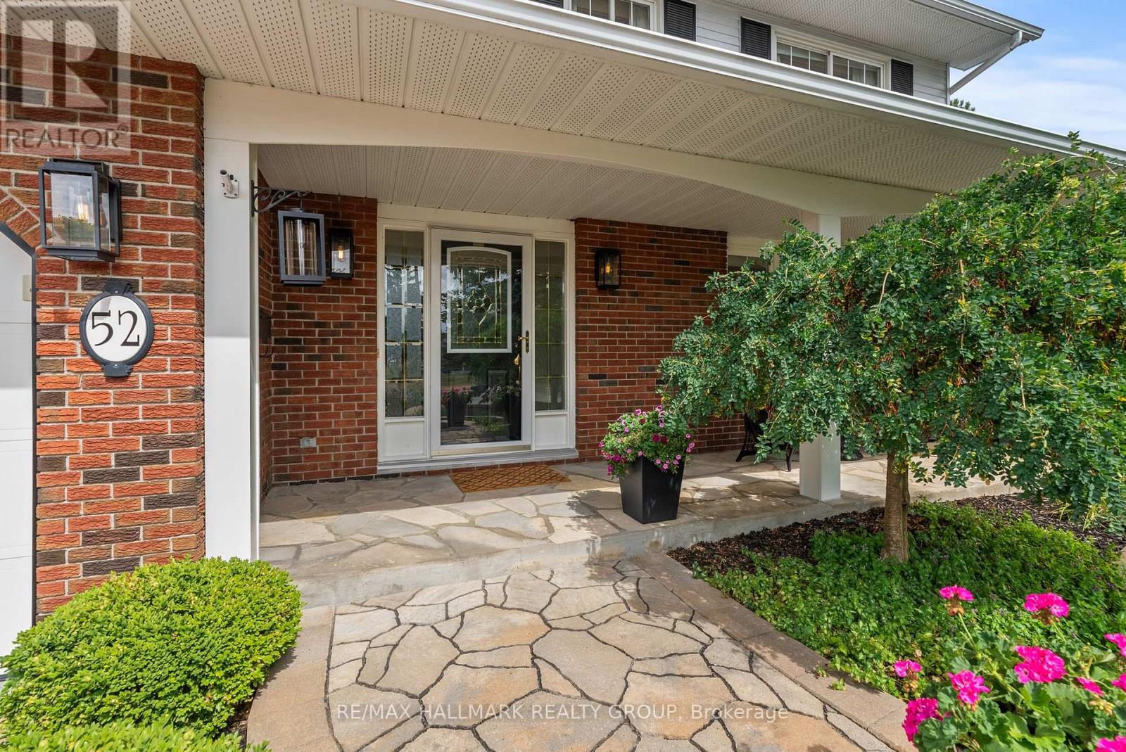 52 Knollsbrook Drive