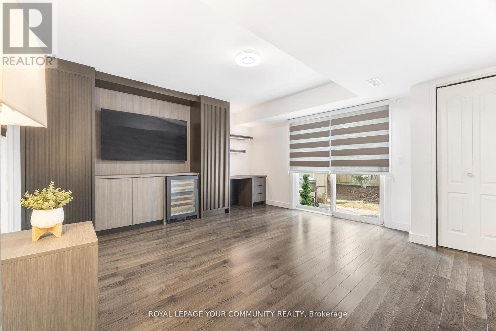 17 3020 Cedarglen Gate