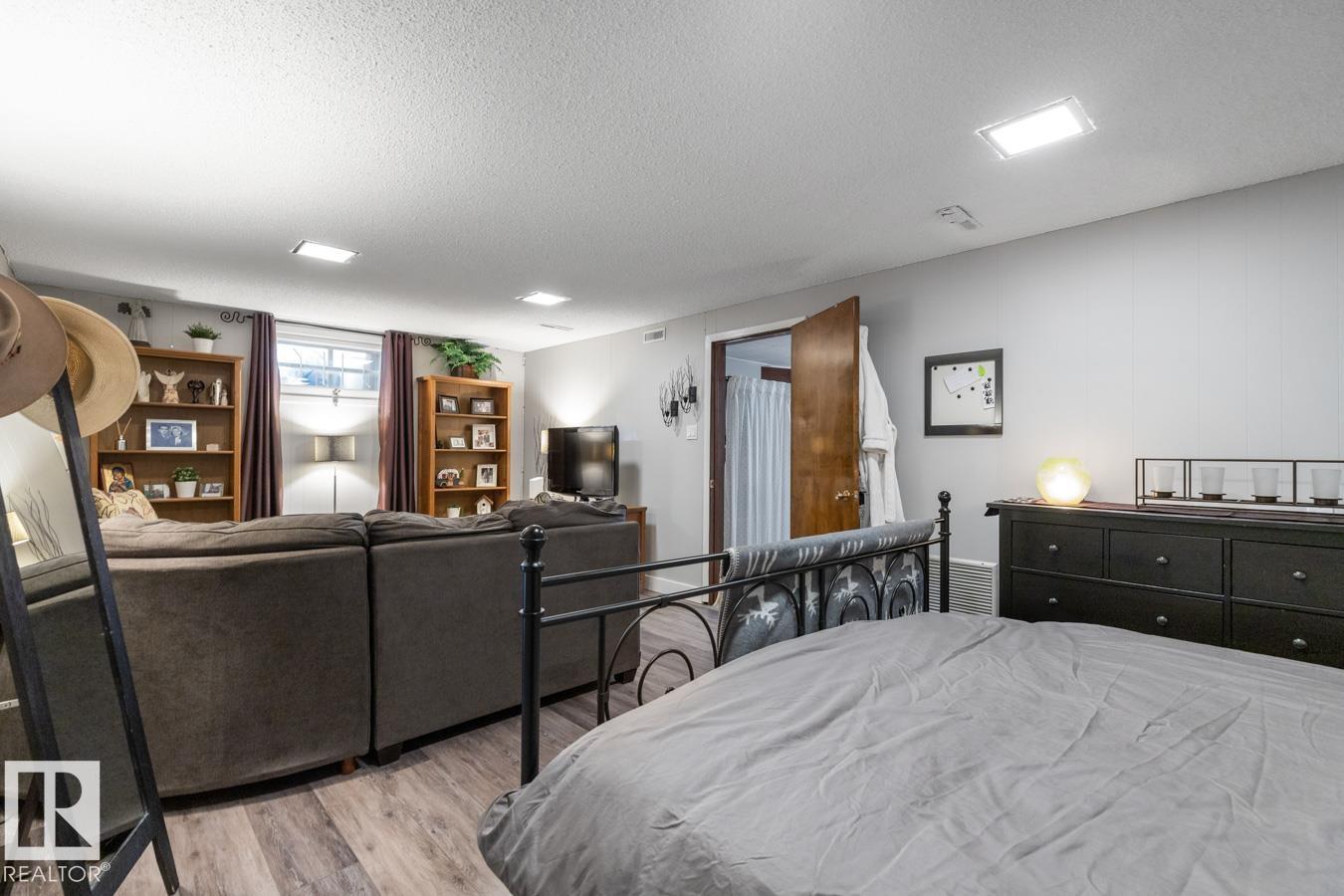 12812 95 St Nw