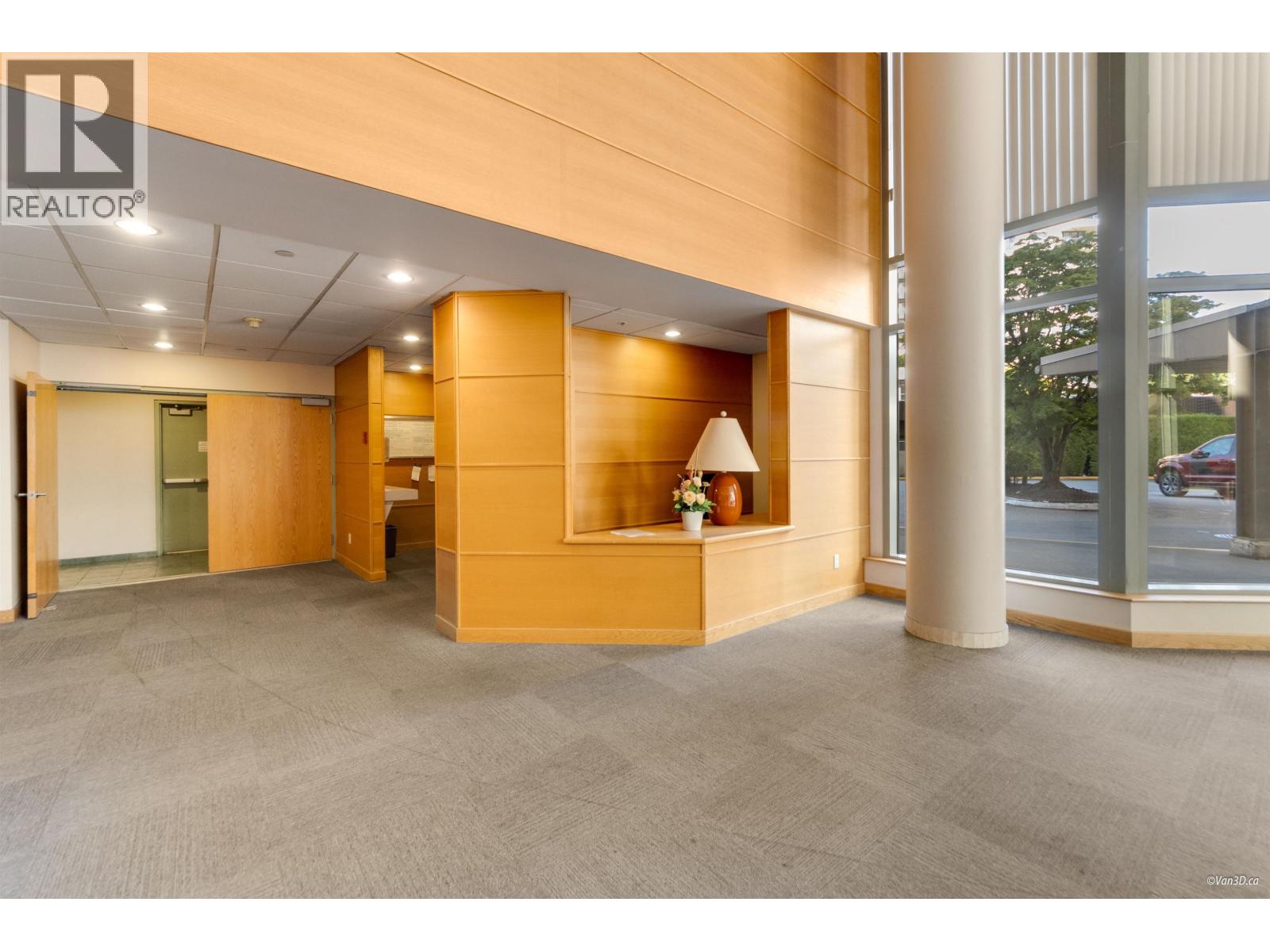 205 8246 Lansdowne Road