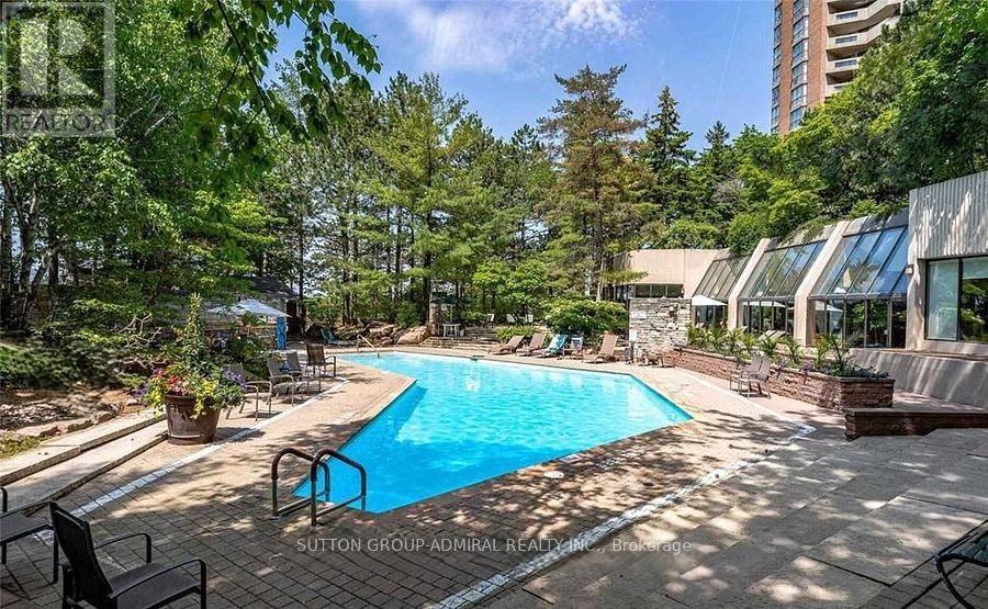 801 85 Skymark Drive