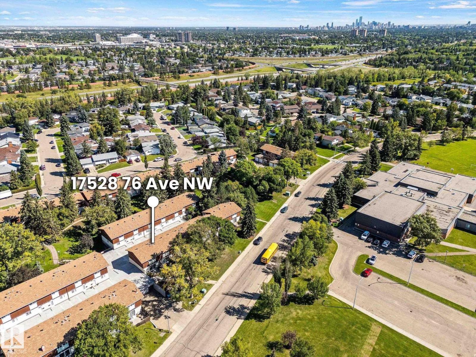 17528 76 Av Nw