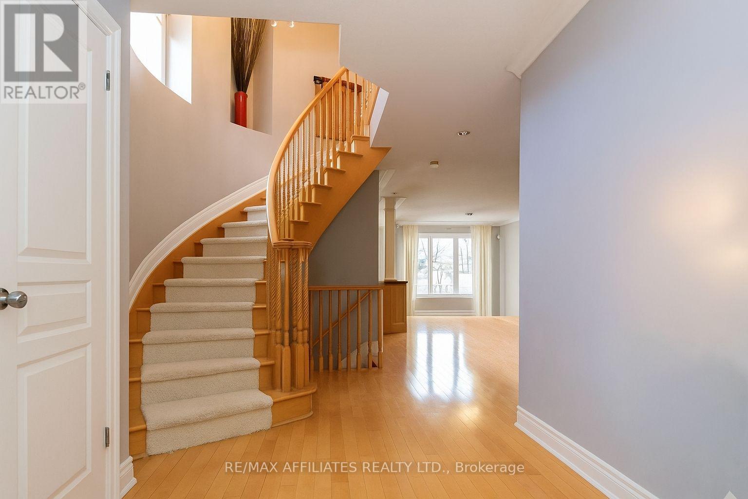 561 Aquaview Drive