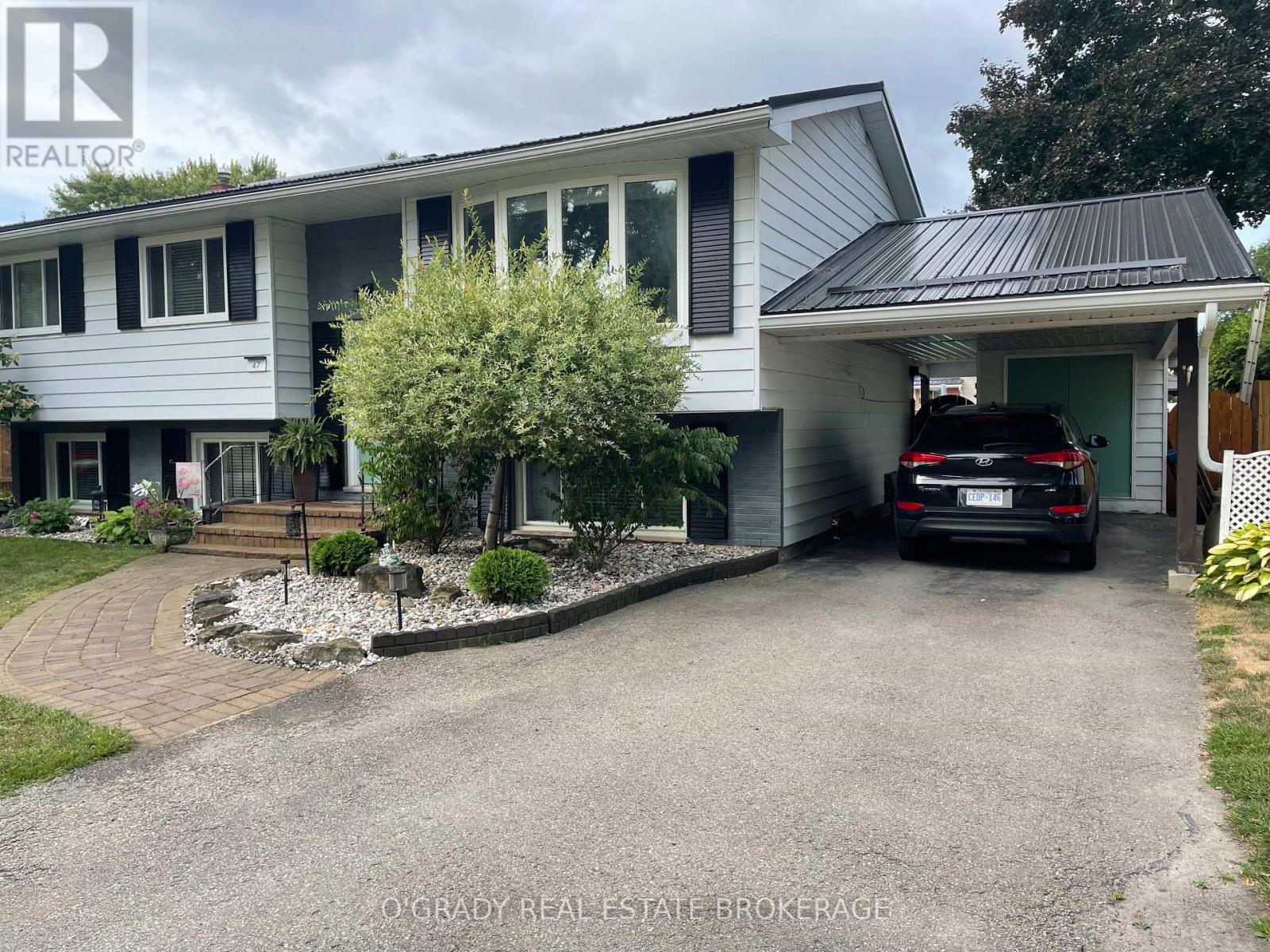 47 Meighen Crescent