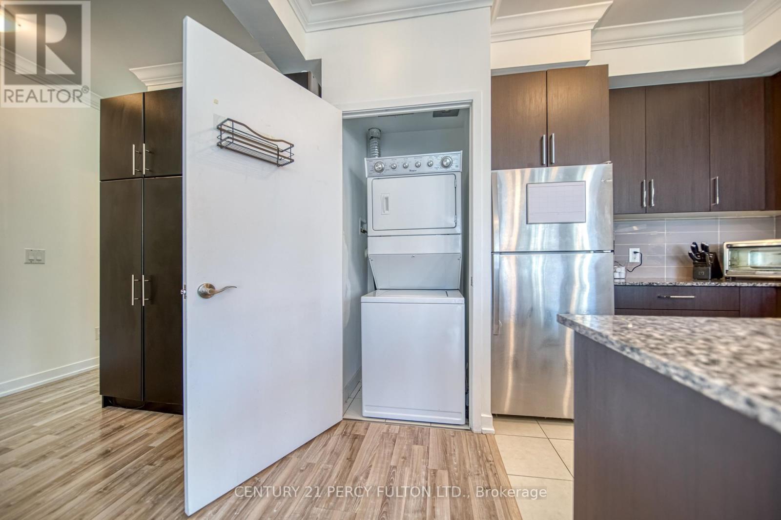 902 840 Queens Plate Drive