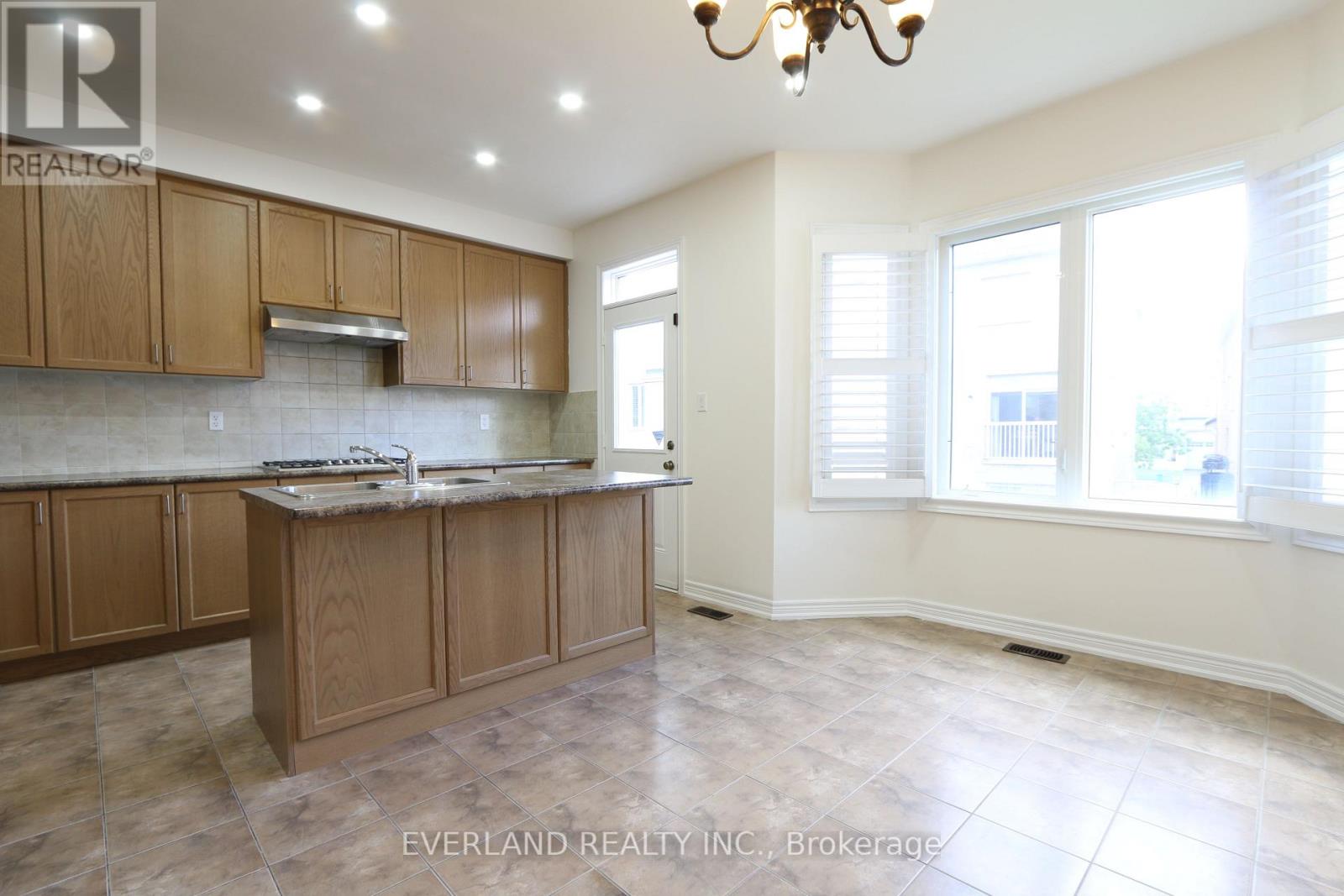 51 Lucida Court