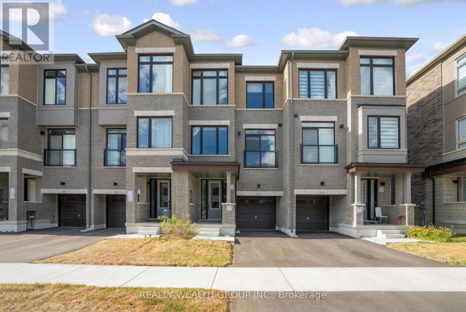221 Tennant Circle