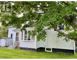 Foyer - 1042 335 Highway, Middle West Pubnico, NS B0W2M0 Photo 4
