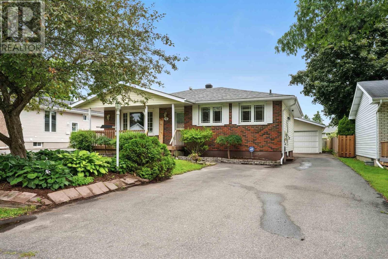 30 Chicora Cres
