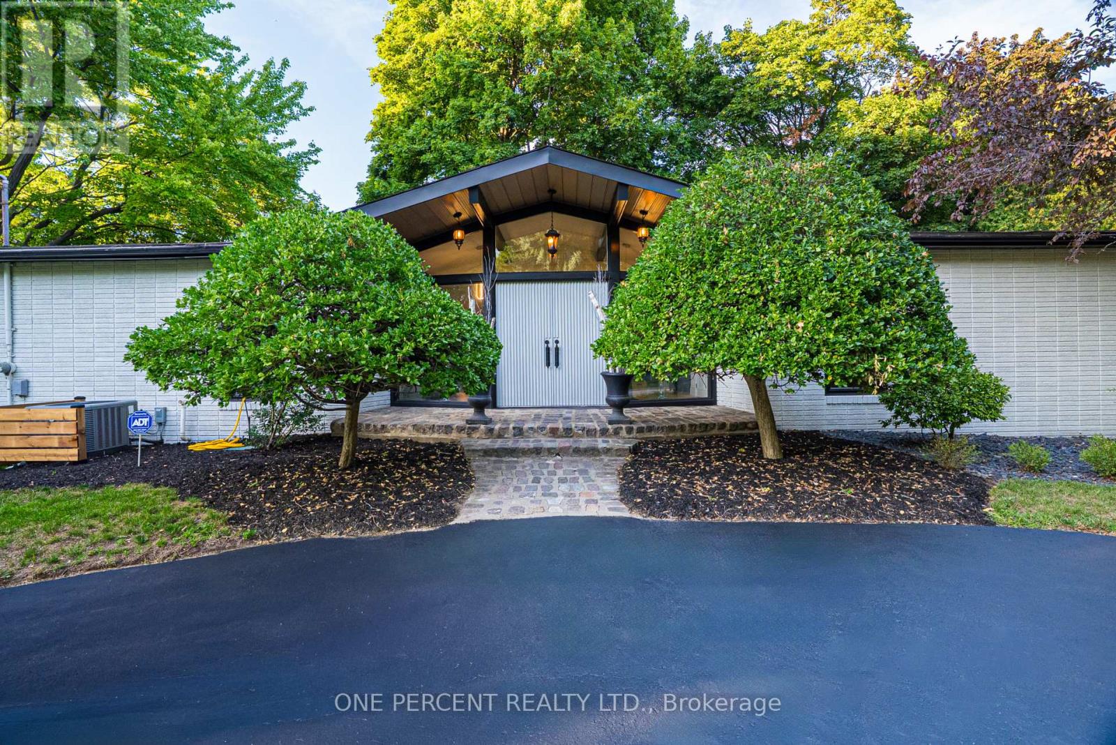 625 Sir Richards Road