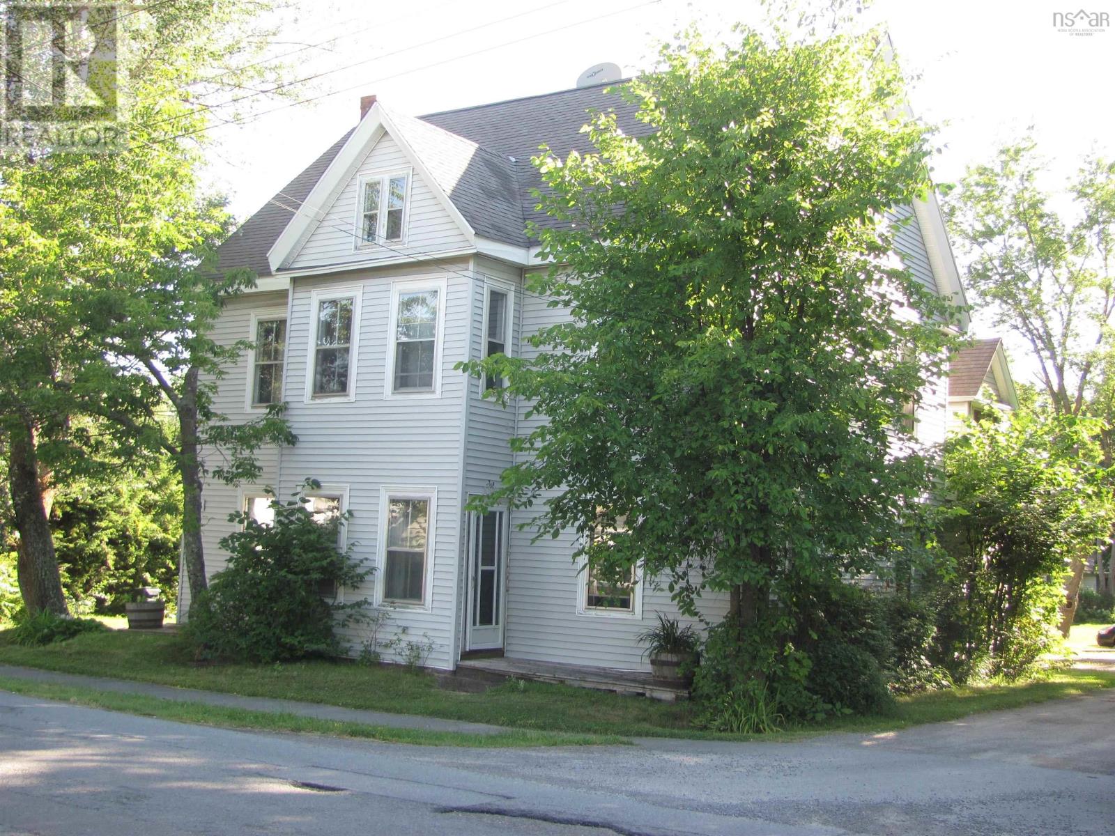 993 King Street