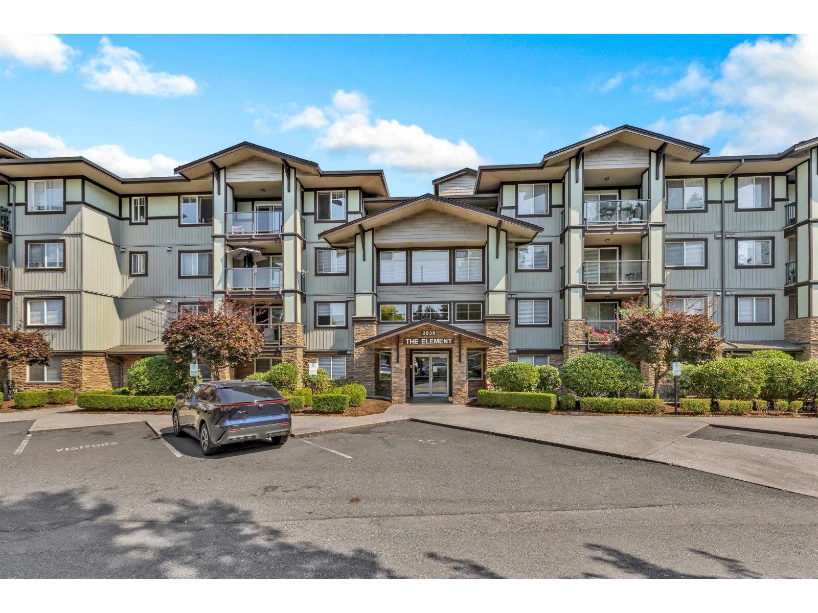 108 2038 Sandalwood Crescent