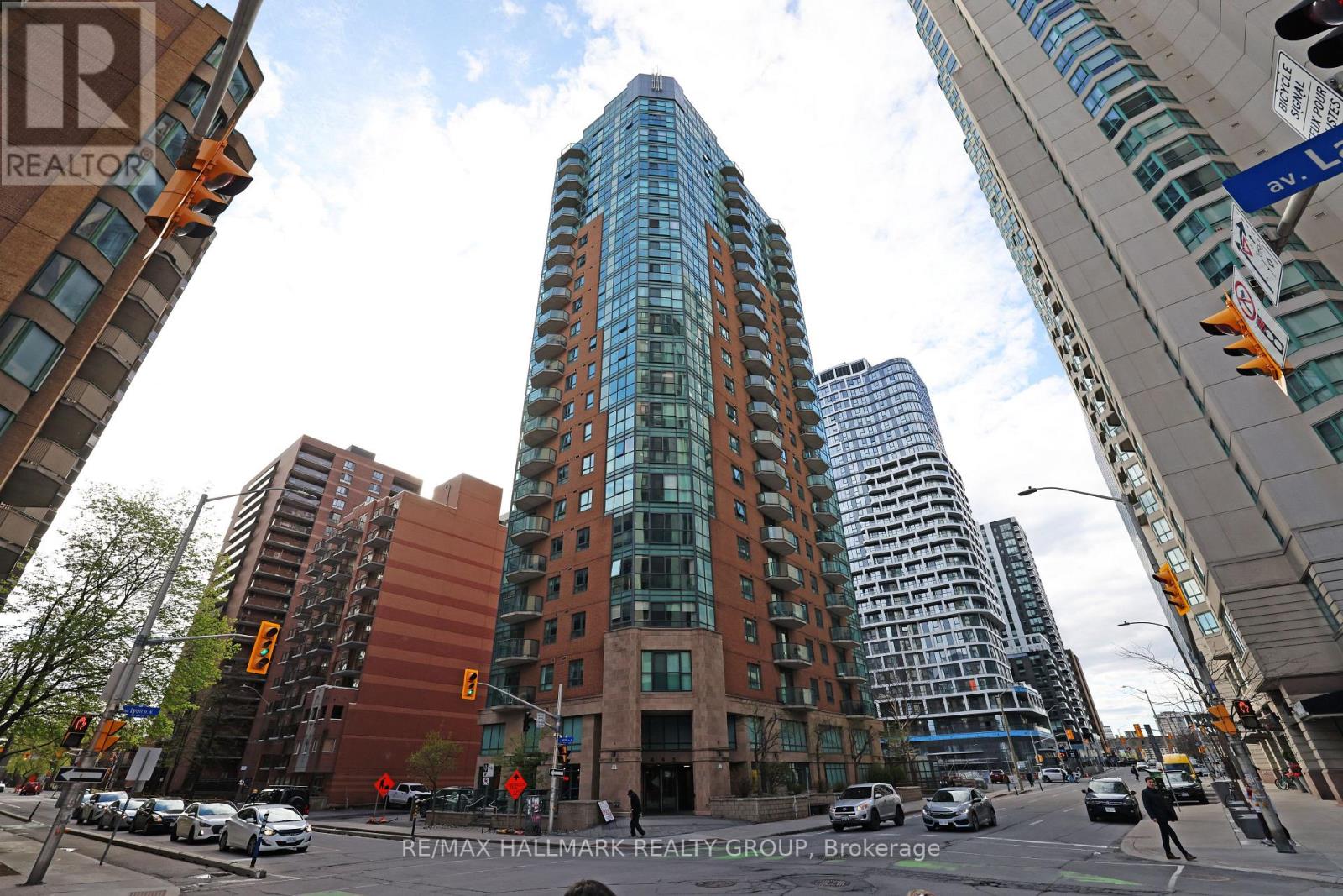 405 445 Laurier Avenue W