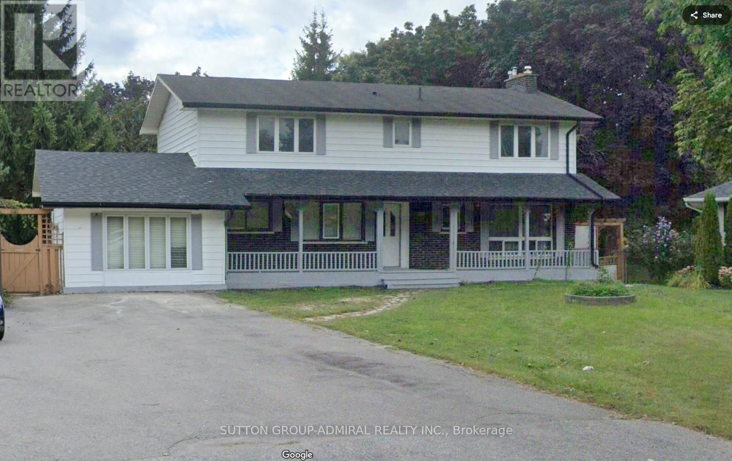 696 Jasmine Crescent
