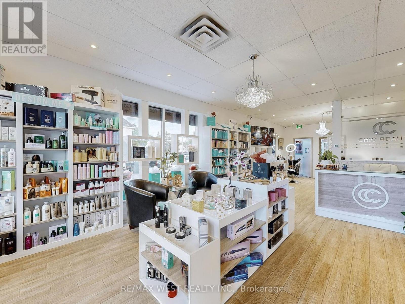 24 13071 Yonge St Street