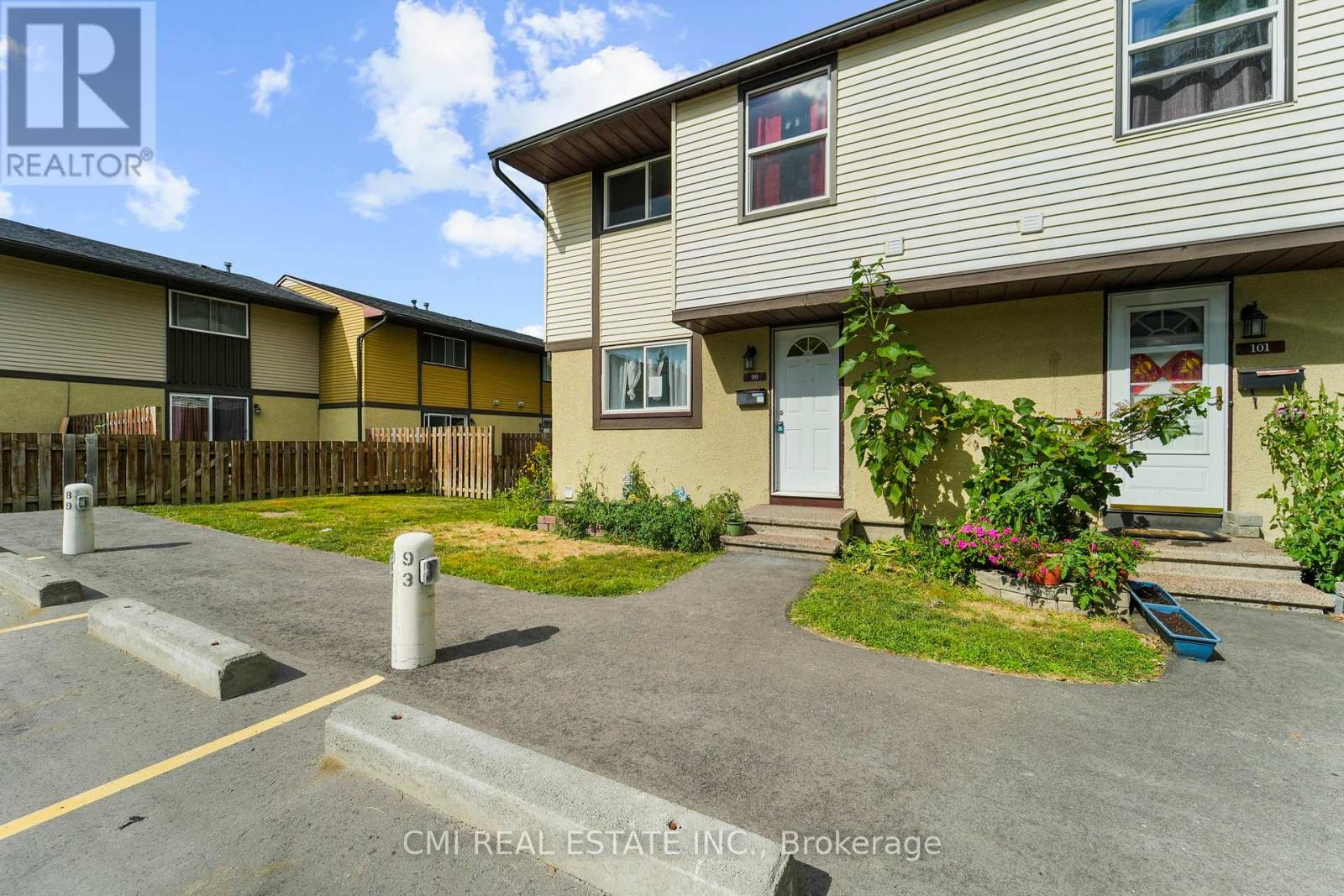 99 2570 Southvale Crescent