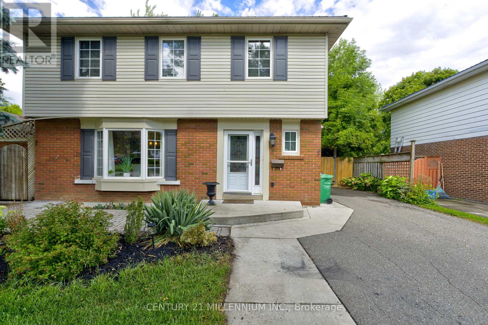 17 Evesham Crescent