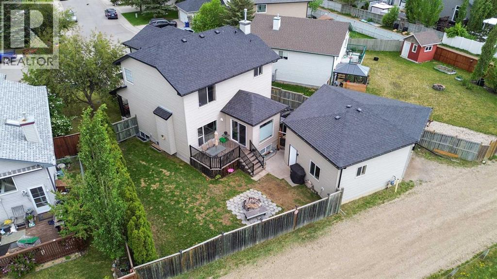 148 Stonegate Crescent Nw