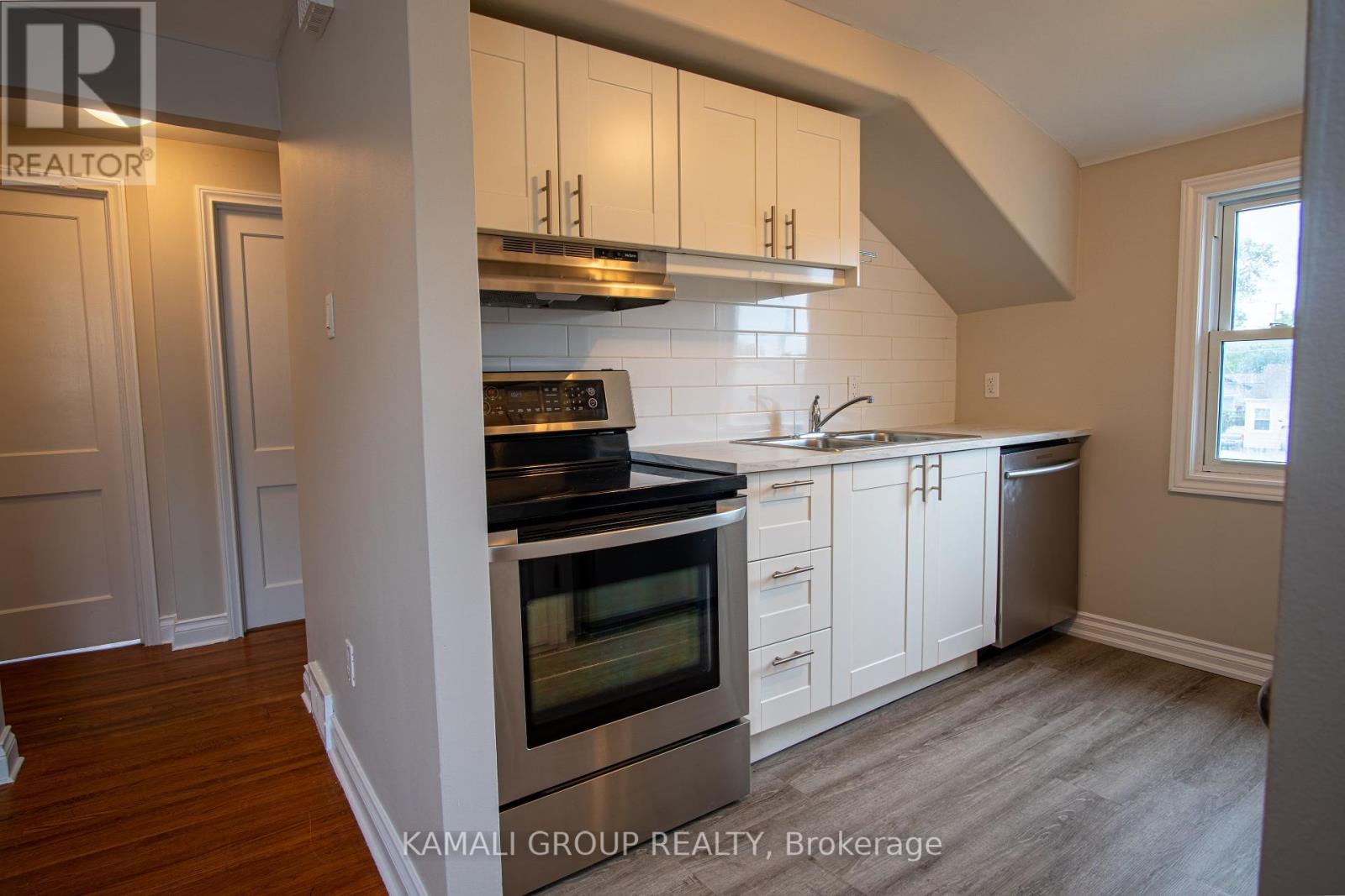 Upper 15 Sherbourne Street
