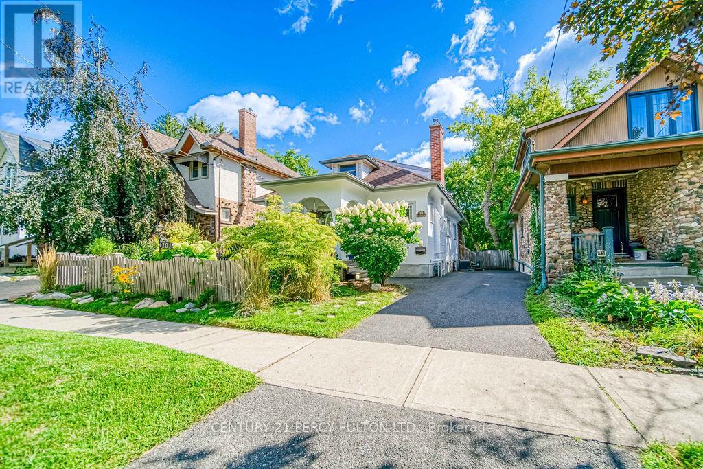 101 Roxborough Avenue