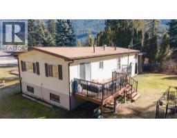 Bedroom - 4366 Poplar Ridge Crescent, Crescent Valley, BC V0G1H1 Photo 3