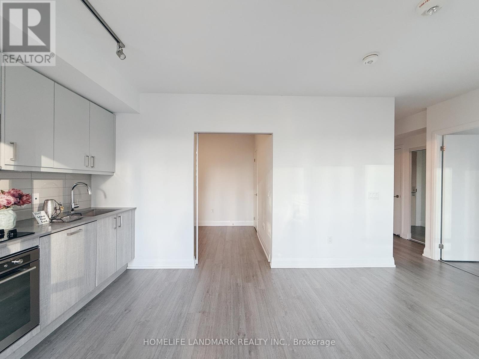 1705 77 Mutual Street