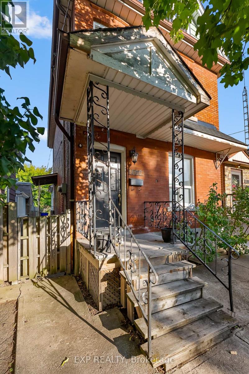 200 Kensington Avenue N