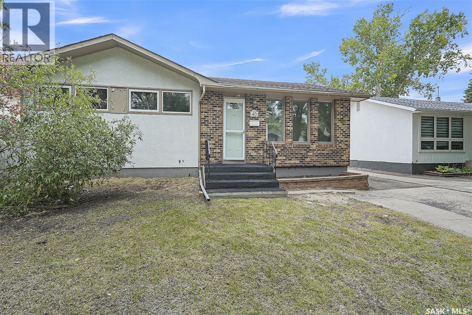40 Richardson Crescent