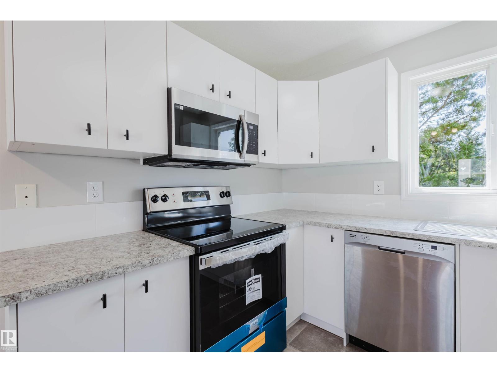 18160 81 Av Nw