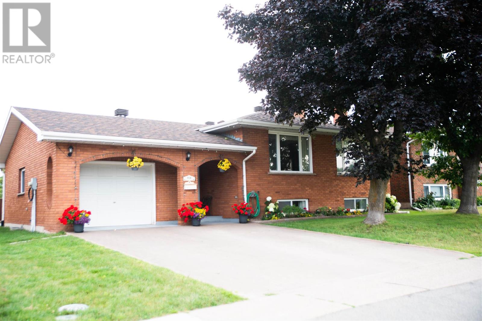 106 Johnson Ave